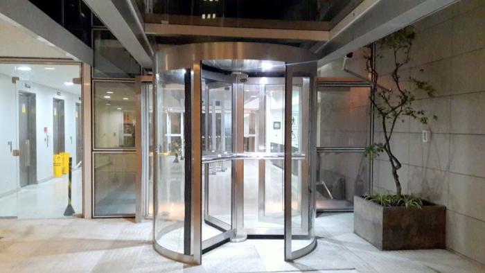 Porta Giratória Redor Vip 2000 3f inox - Porto Alegre - RS