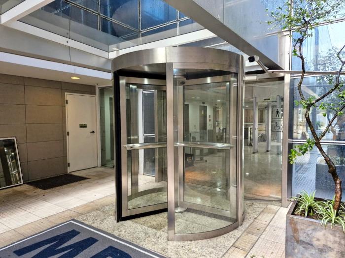 Porta Giratória Redor Vip 2200 3f inox