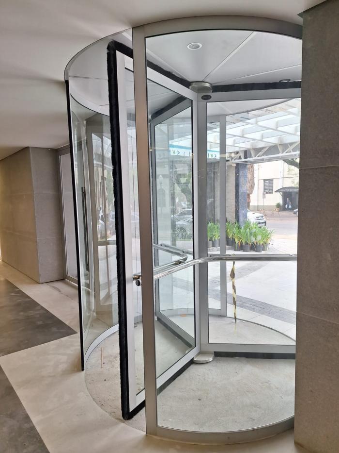 Porta Giratória Redor Vip 3f - Canoas- RS