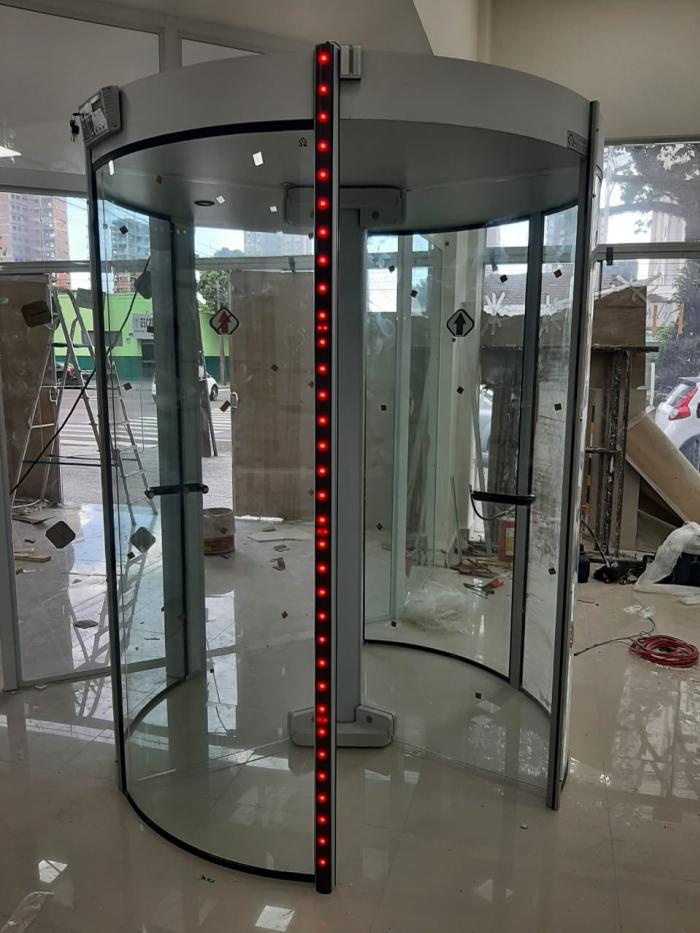 Porta Giratória Redor Dx8c Led