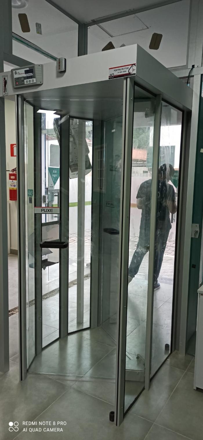 Porta Semi Giratória Octal