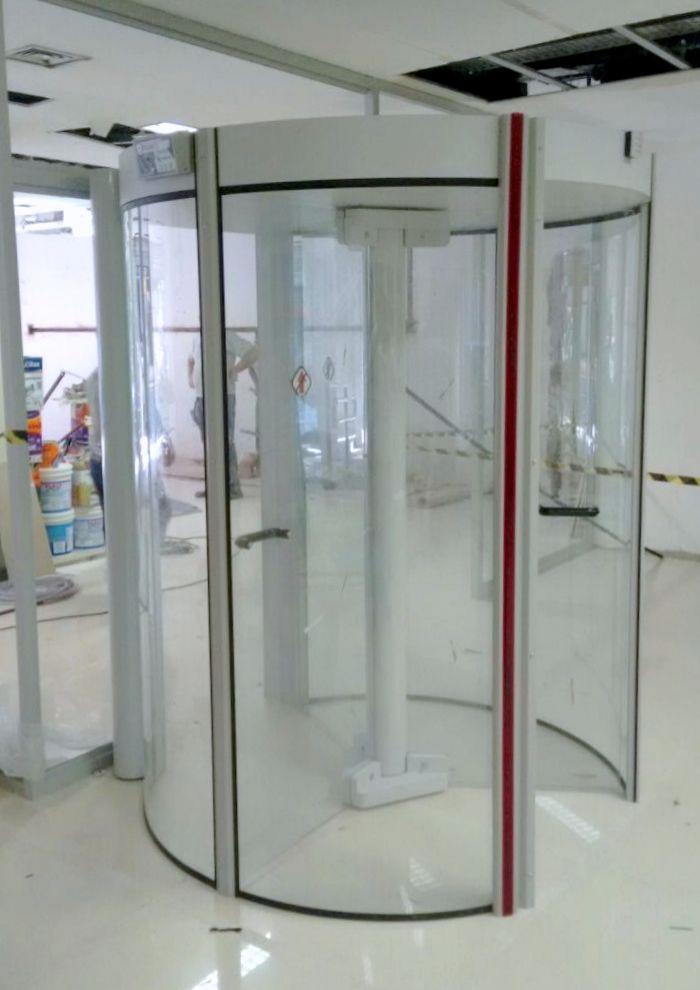 Porta Giratória Redor