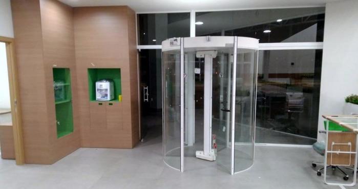 Porta Giratória Redor